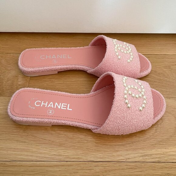 CHANEL - Brand New NIB Chanel Pink Tweed & Leather CC Slides Size 36 - Picture 5 of 14